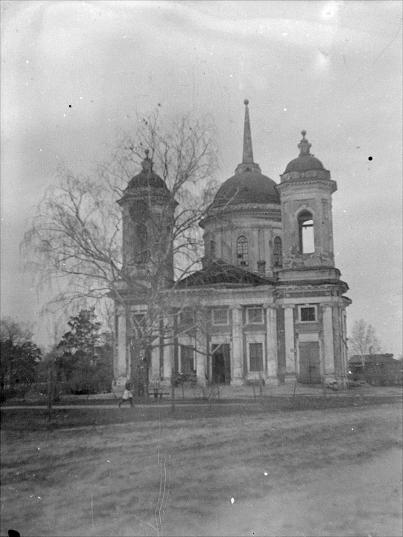 Церковь в усадьбе Пехра-Яковлевское