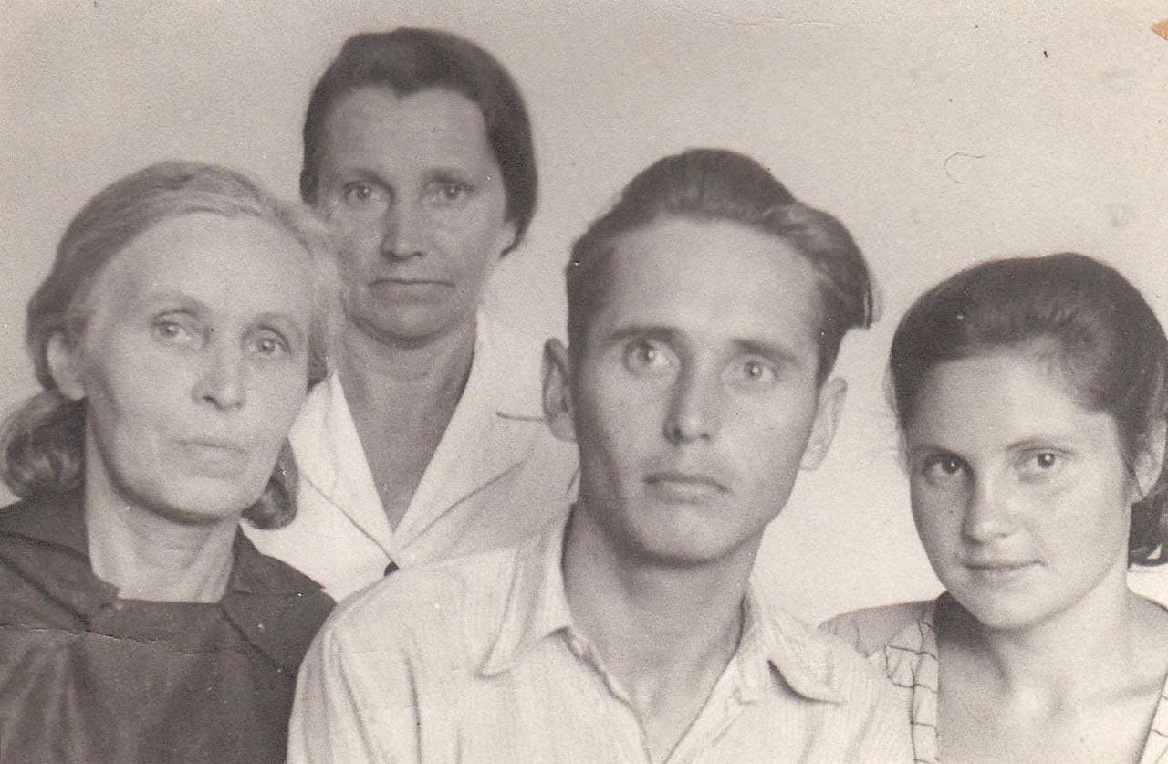 Камышин, 1939. Во дворе тети Таи